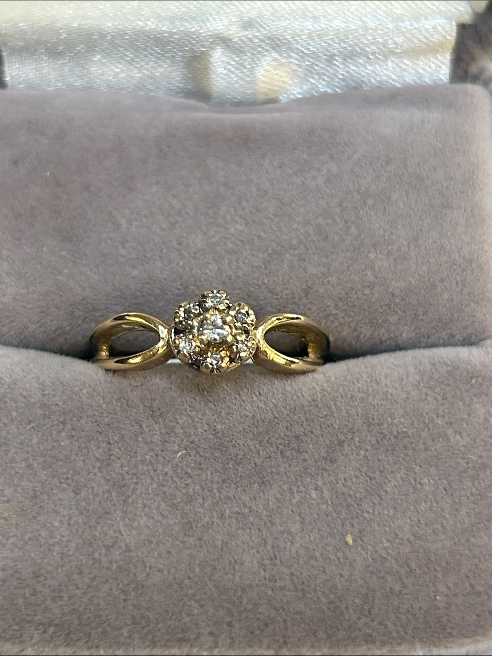 154130 14k yg diamond flower ring